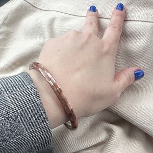 Neutral Patterend Shell Blush Mosaic Cut Bangle Bracelet